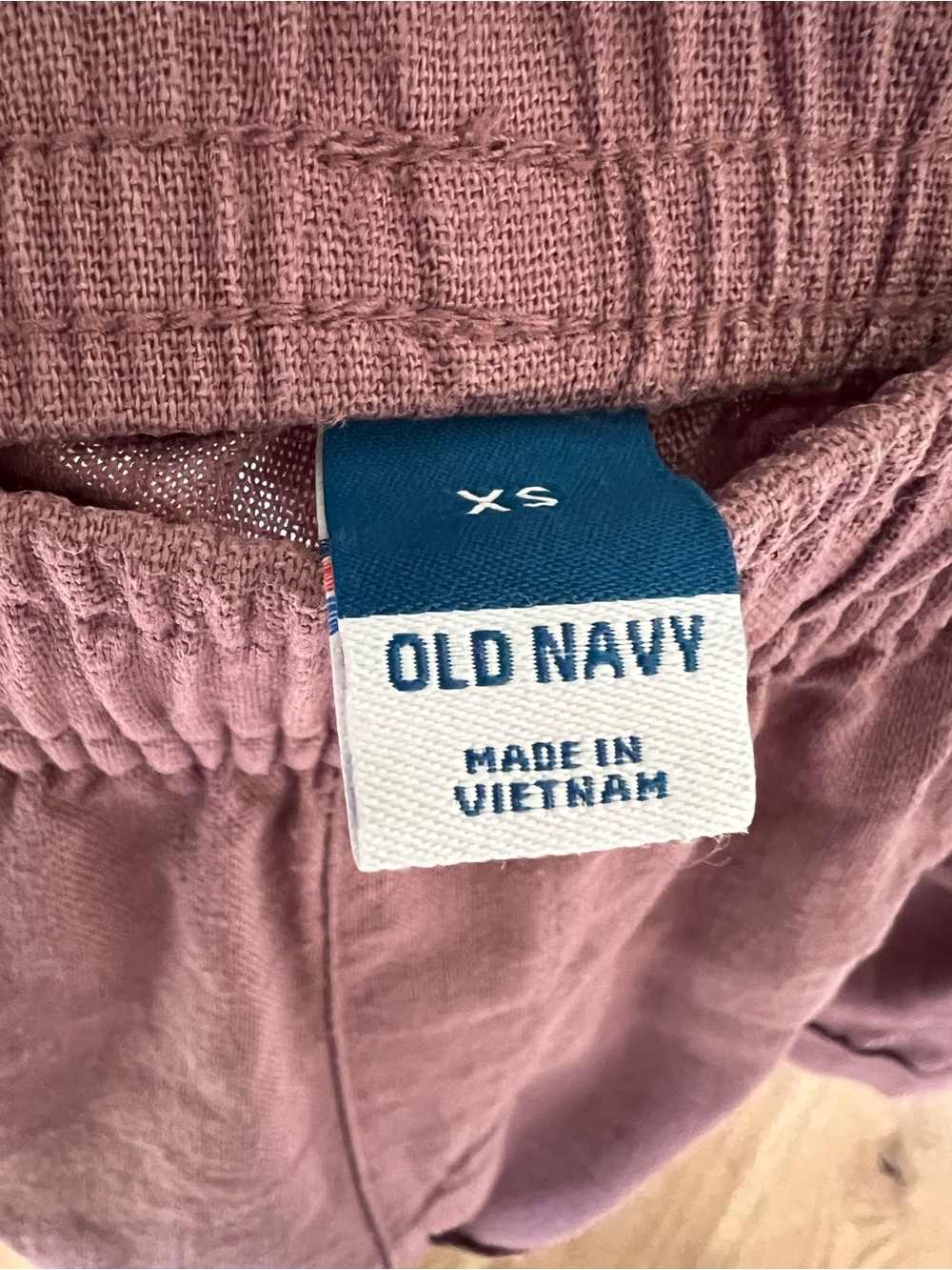 Old Navy Mauve Elastic-Waist Casual Shorts - Picture 4 of 4